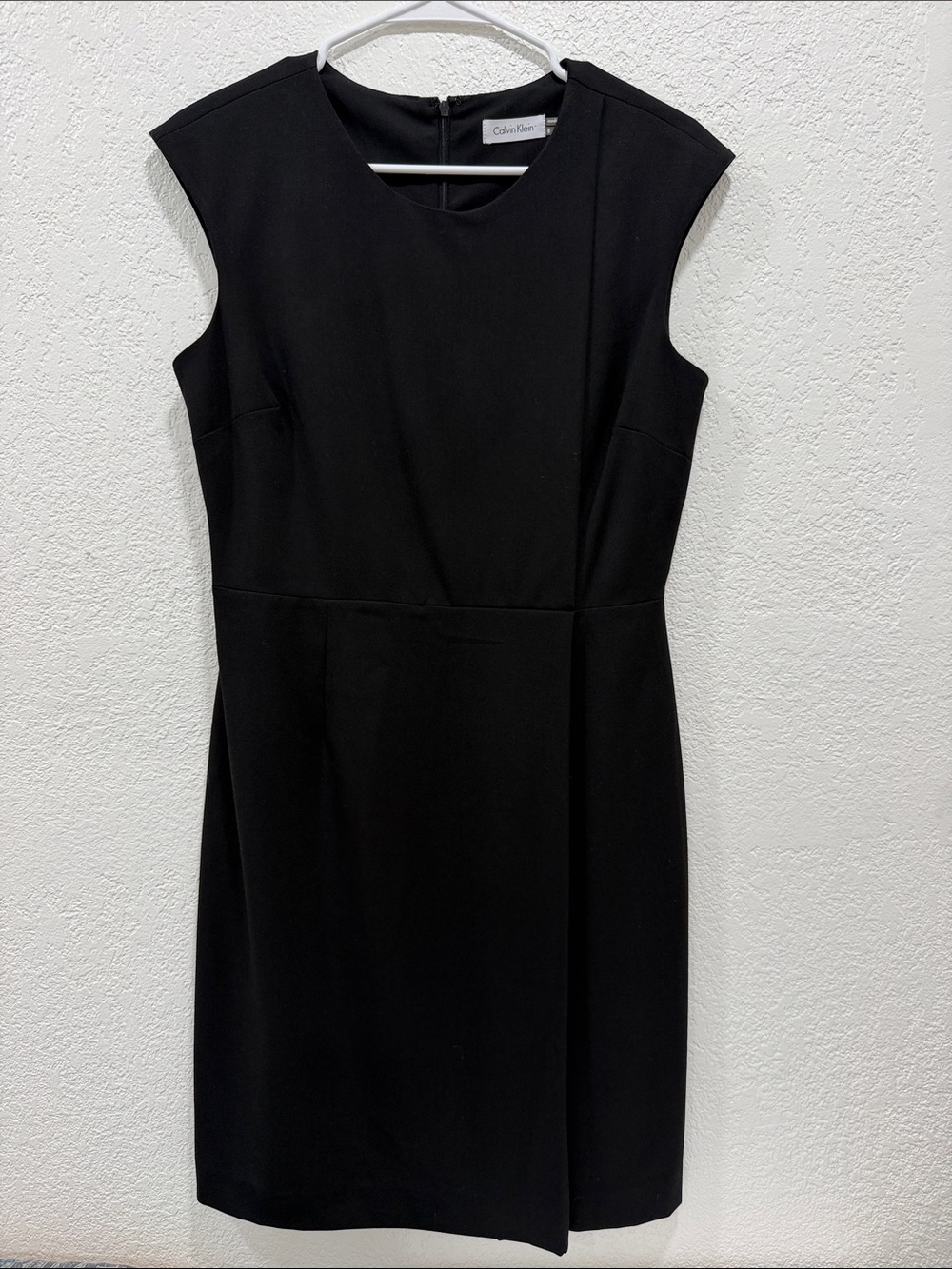 NWOT Calvin Klein Black Cap-Sleeve Midi Sheath Dress, Sz 6